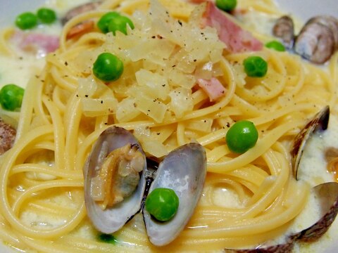 ベーコンとあさりとグリーンピースの豆乳スープパスタ